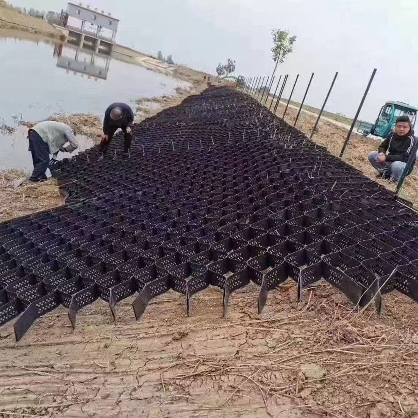 Plastic Geocell for Slope Protection & Road Construction o1cn01etirlh1vhwjdsxcs6 !!2218002516205