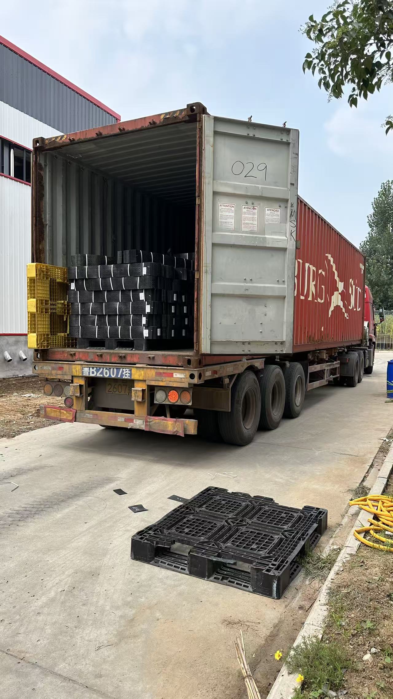 Plastic Geocell for Slope Protection & Road Construction 微信图片 20260531184402 13 15